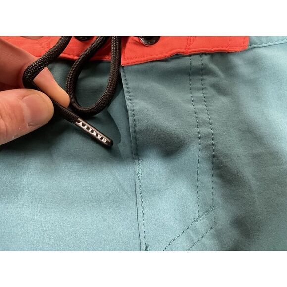 Oakley Performance Fit Logo Green Orange Board Shorts Trunks Mens Size 34 - Picture 4 of 12